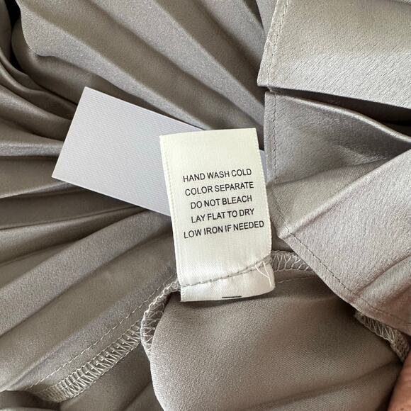 NWT Chic Metallic Silver Pleated Holiday Skirt, Size Medium - Picture 5 of 7